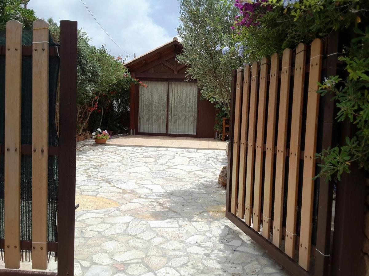 הוילה קוסטונאצ'י Il Rustico Di Pino מראה חיצוני תמונה